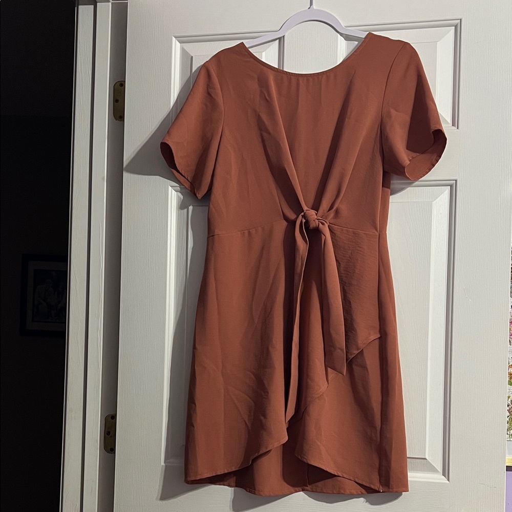 Le Lis Rust Short Sleeve Dress